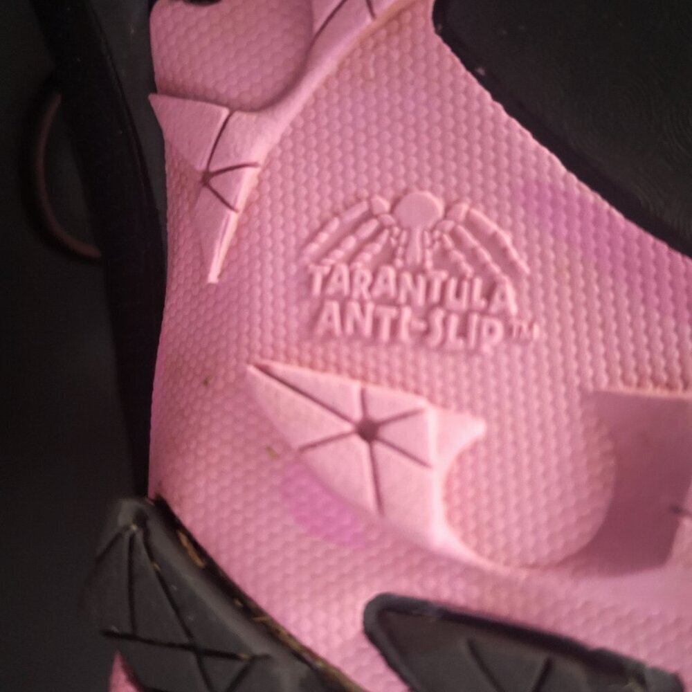 Wind River Ladies Size 8 Black w/ Pink Accents Tarantula Anti-Slip Hiking Boots - Picture 9 of 9